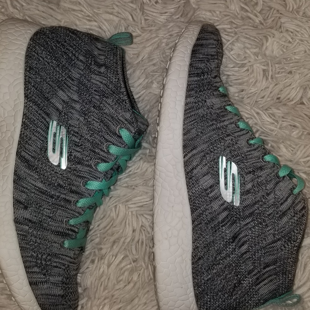 Sckerchers lite weight grey aqua ligh top sz 7.5